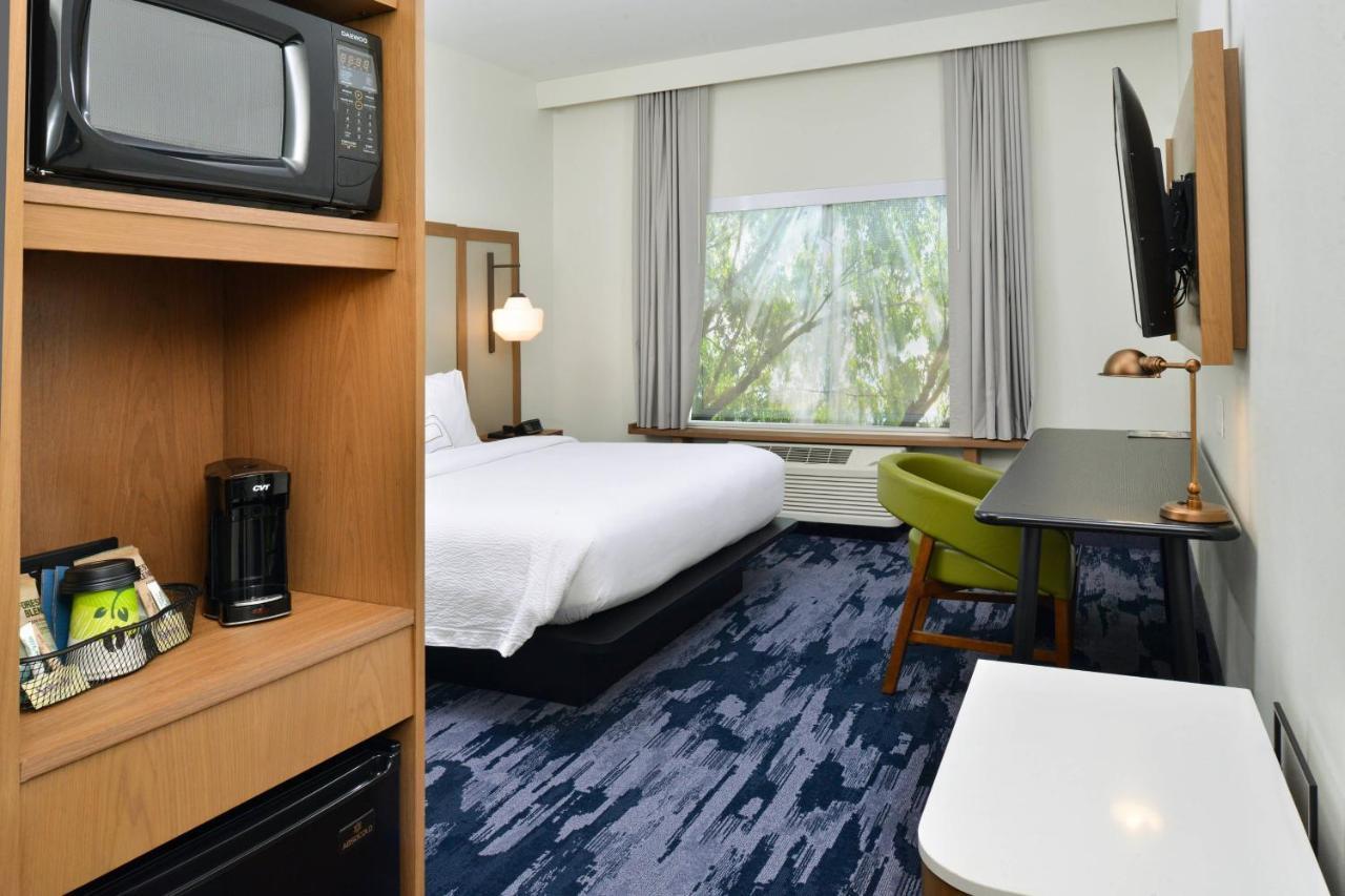 Fairfield Inn & Suites By Marriott Charlotte University Research Park المظهر الخارجي الصورة