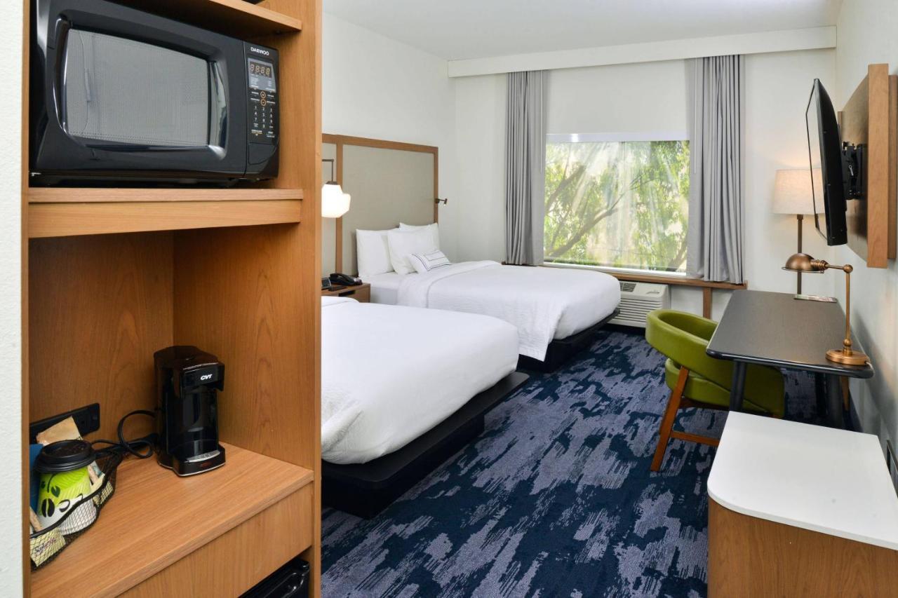 Fairfield Inn & Suites By Marriott Charlotte University Research Park المظهر الخارجي الصورة