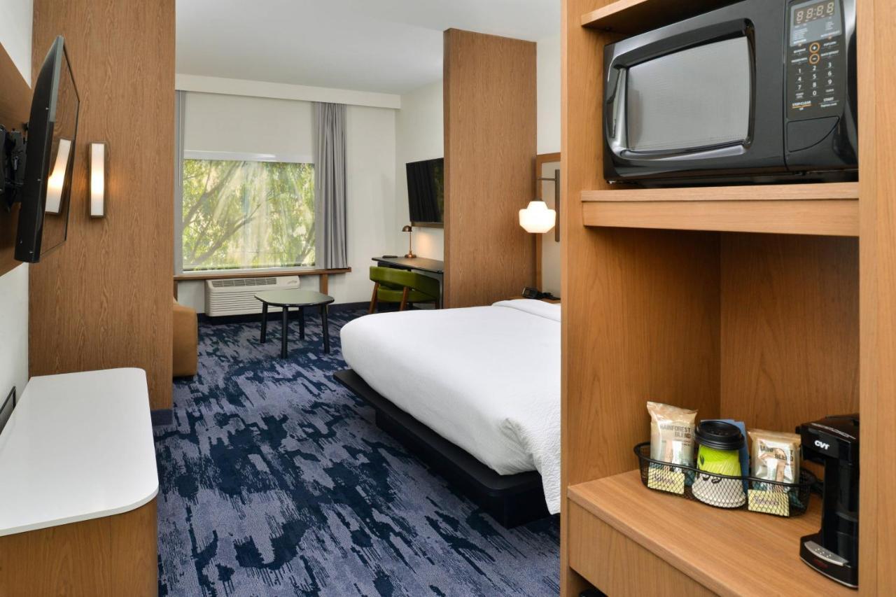 Fairfield Inn & Suites By Marriott Charlotte University Research Park المظهر الخارجي الصورة