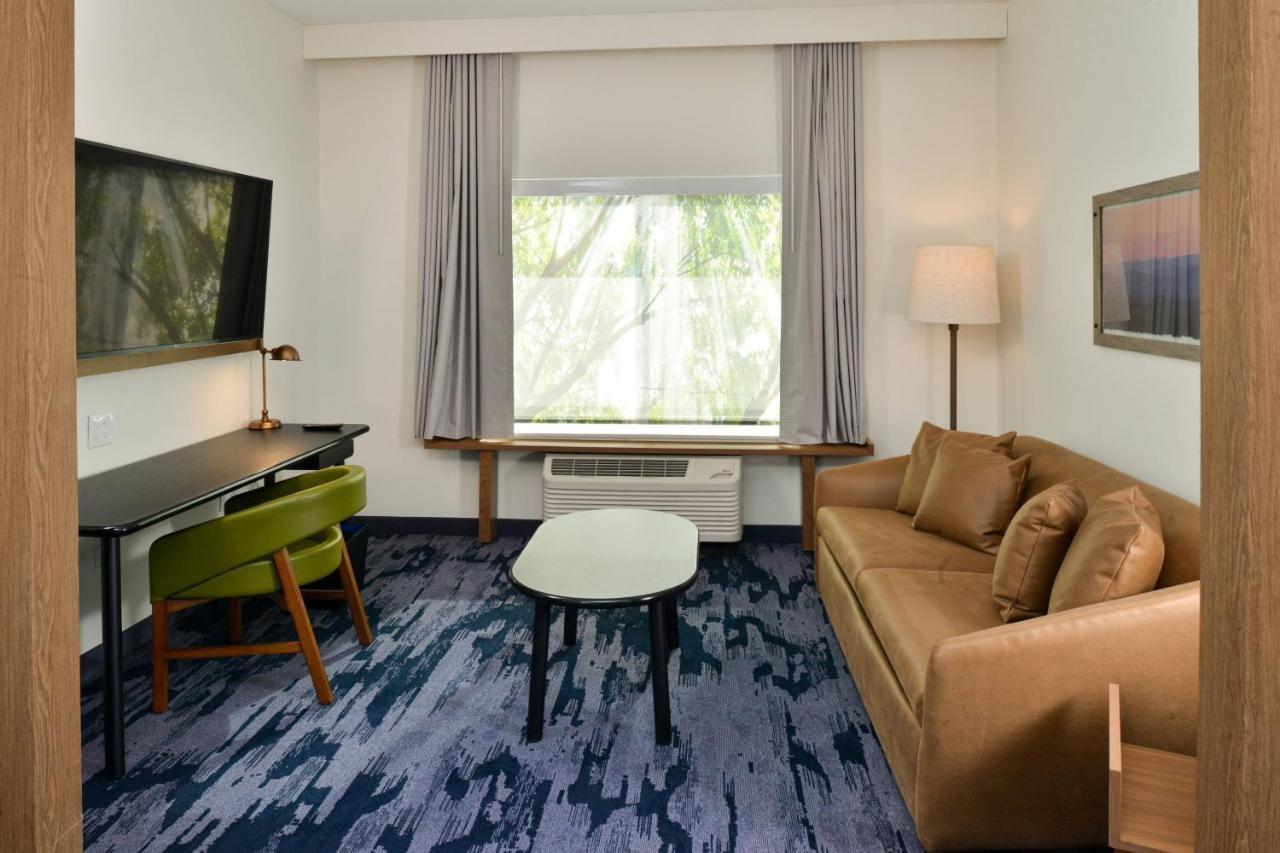 Fairfield Inn & Suites By Marriott Charlotte University Research Park المظهر الخارجي الصورة