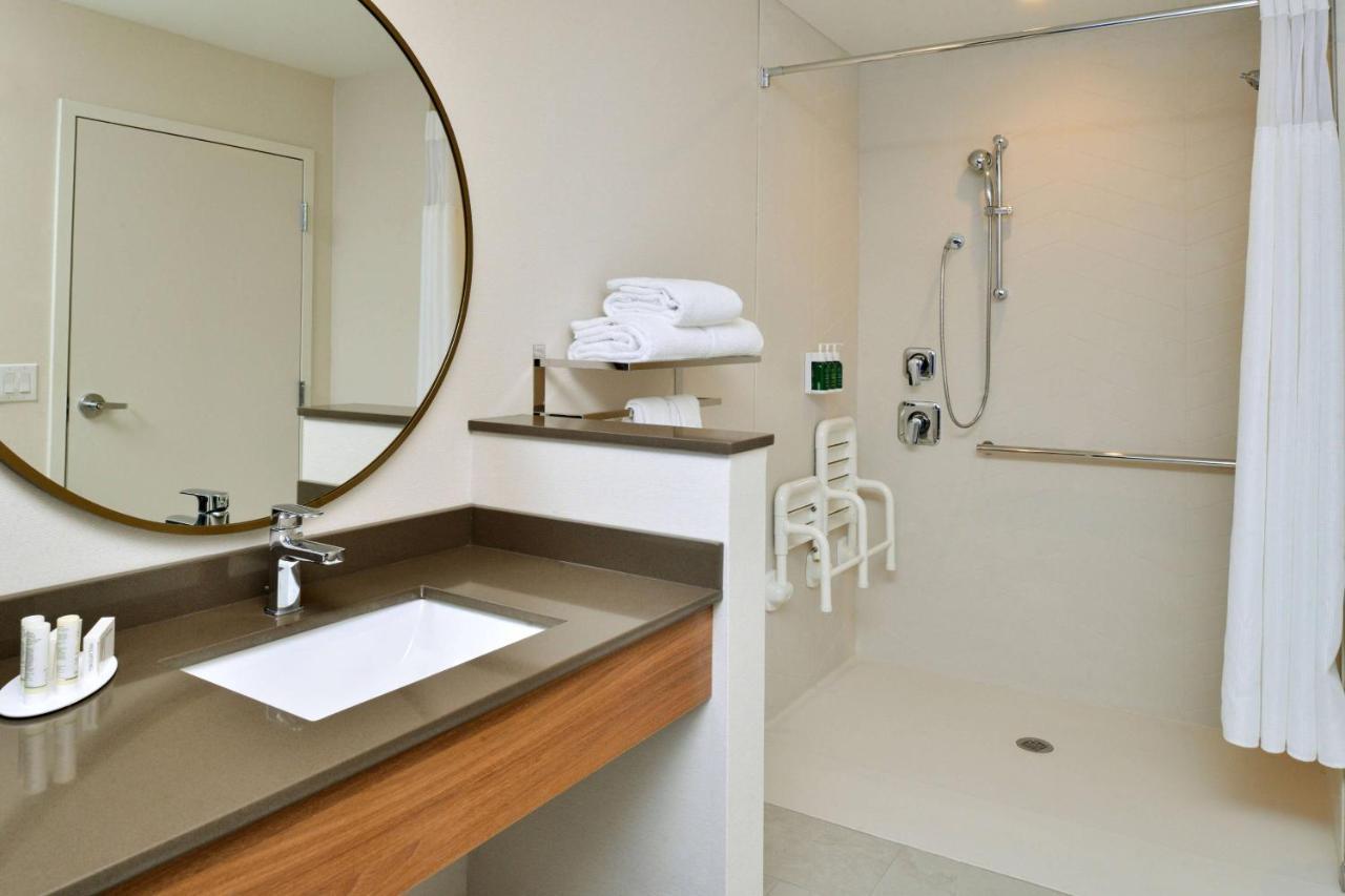 Fairfield Inn & Suites By Marriott Charlotte University Research Park المظهر الخارجي الصورة
