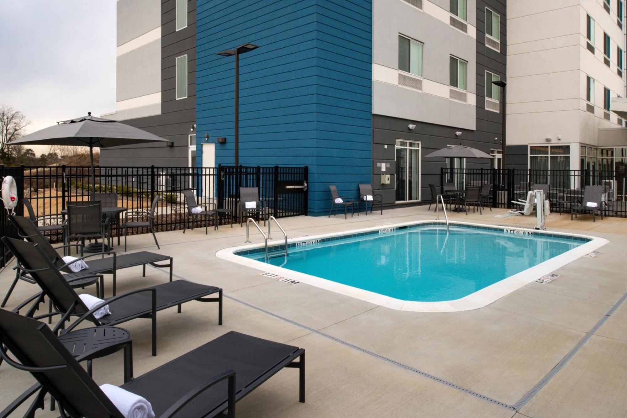 Fairfield Inn & Suites By Marriott Charlotte University Research Park المظهر الخارجي الصورة