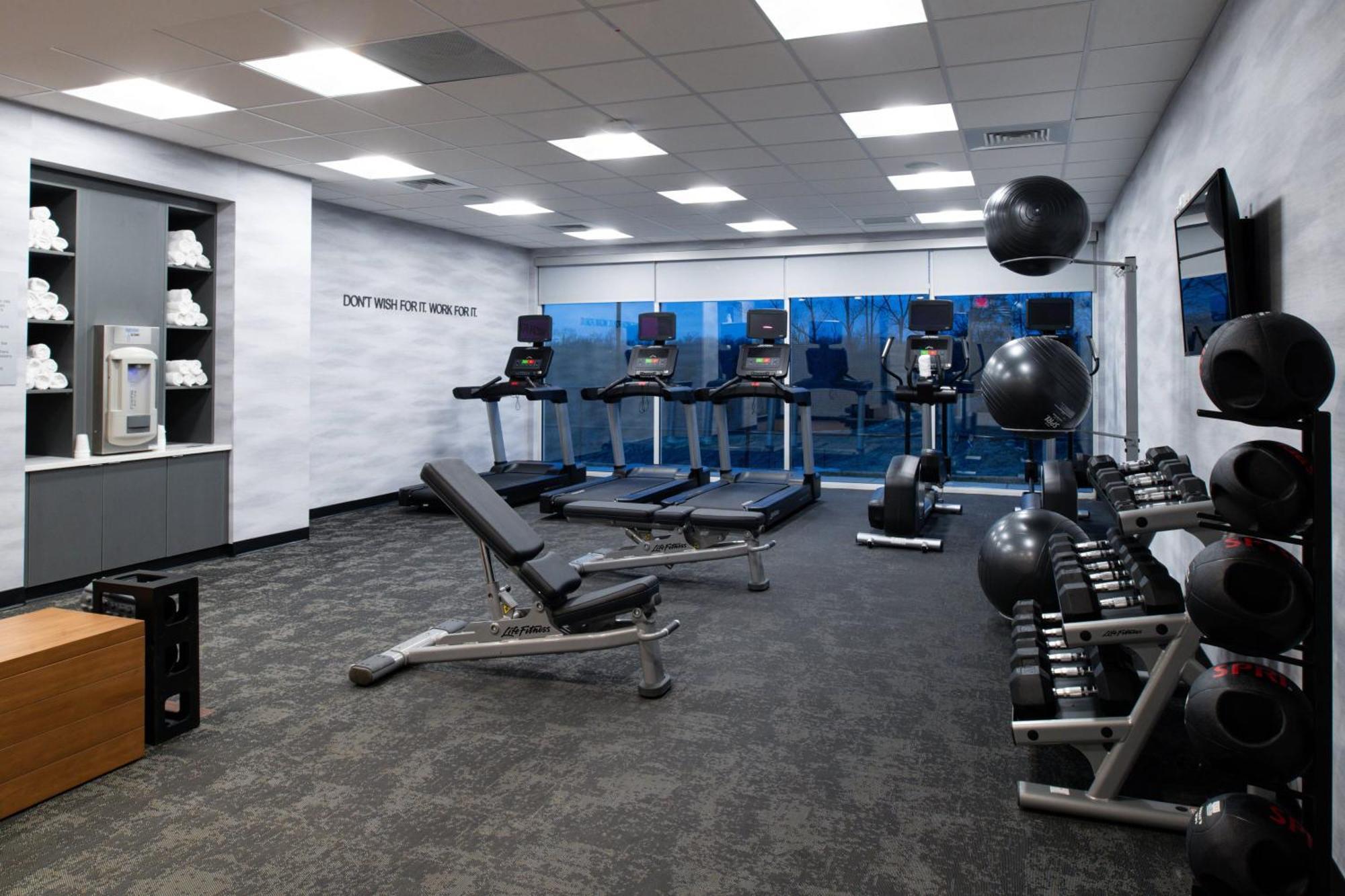 Fairfield Inn & Suites By Marriott Charlotte University Research Park المظهر الخارجي الصورة