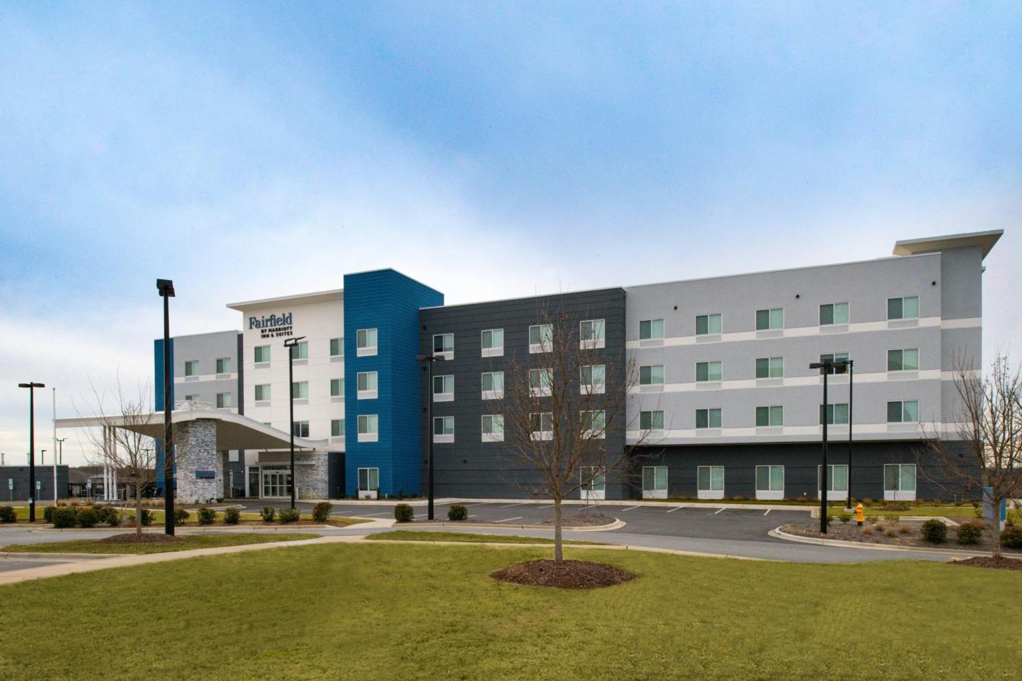 Fairfield Inn & Suites By Marriott Charlotte University Research Park المظهر الخارجي الصورة